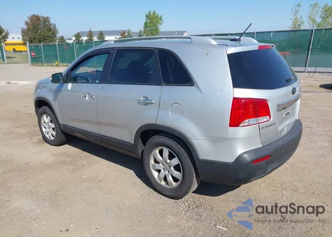 2013 Kia Sorento Lx z USA, uszkodzony, nr VIN 5XYKT3A64DG389634